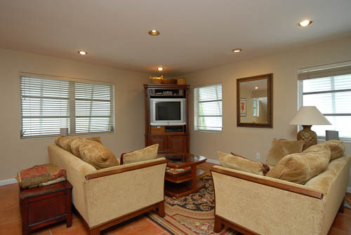1131 Mariposa Avenue, Living Room