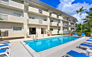 6815 Edgewater Dr #102