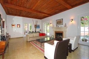 3901 Branganza Avenue Living Room