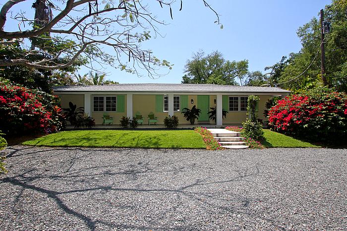 4243 Lennox