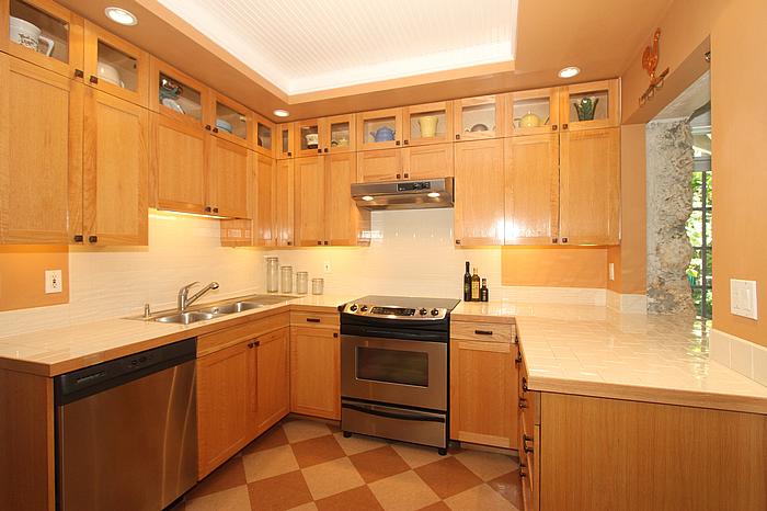 2411 SW 62 Avenue - kitchen